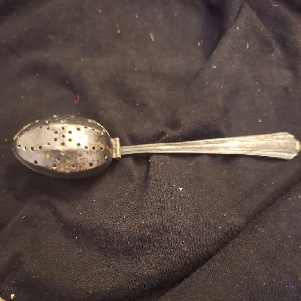 Antique Vintage WM A Rogers A1 Plus Oneida LTD TEA INFUSER Hinged Spoon Strainer